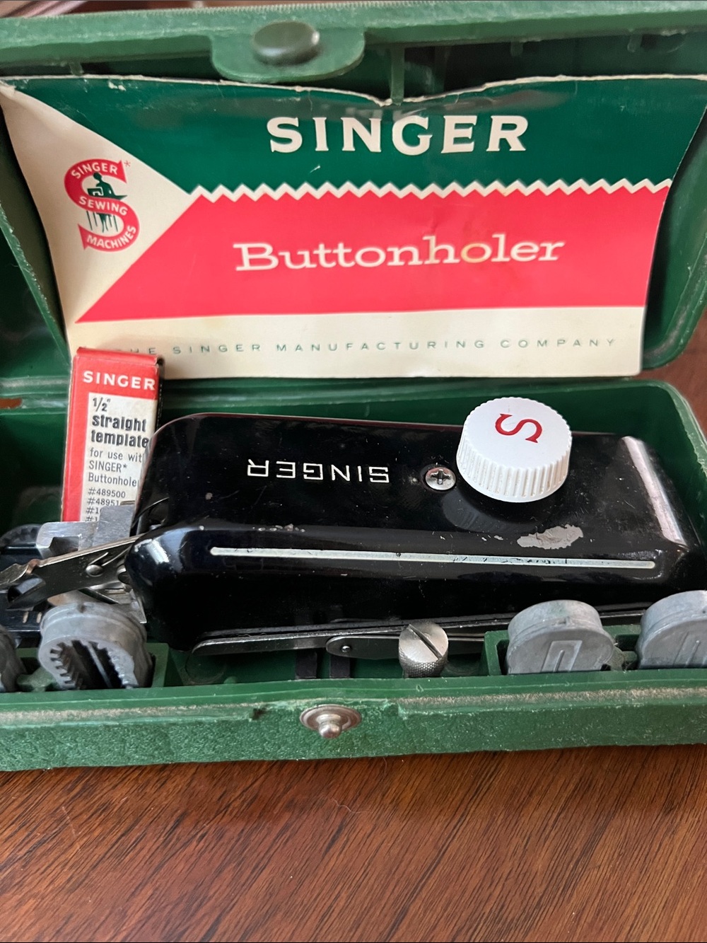 Singer vintage buttonholer